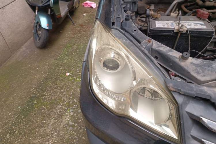 Used FAW Senya S80 2011 1.5L Manual 7-Seater Comfort Edition Right Front Headlight