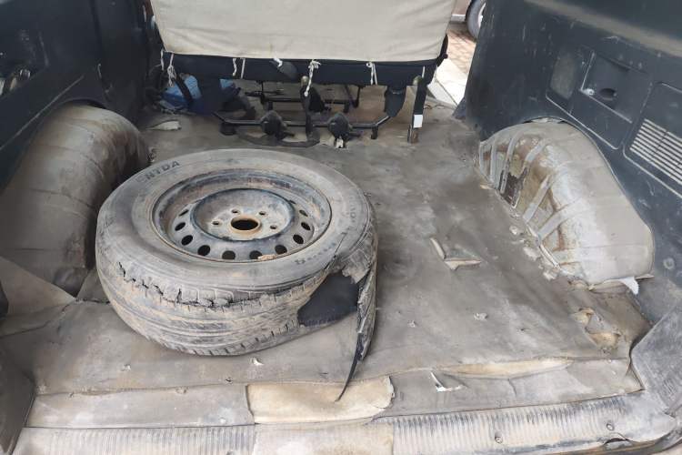 Used Foton MP-X E 2014 2.0L Wealth Express Classic Edition Basic Configuration with 4Gi-VVT