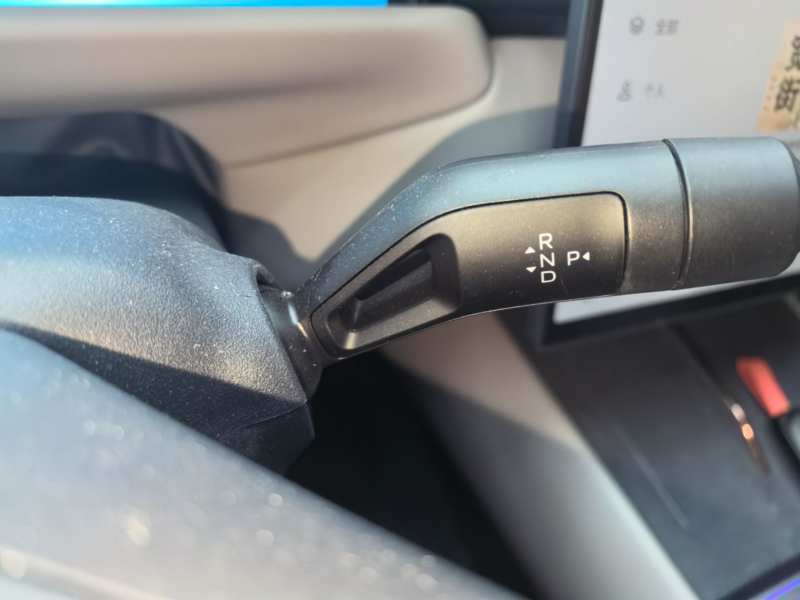 Used Lynk & Co Z10 2025 71 kWh 602 km Range Rear-Wheel Drive Pro — 13