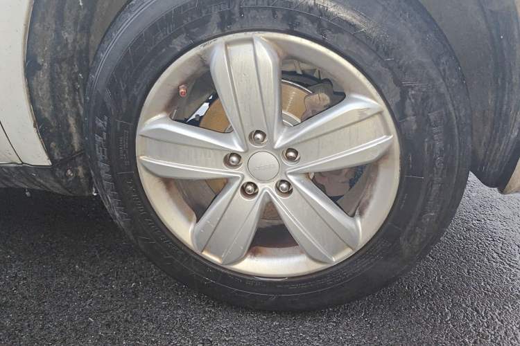 Used Geely Auto GX7 2012 1.8L Manual Elite Model Right Front Wheel Hub