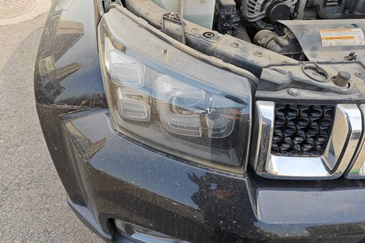 Used BAIC Off-Road BJ40 2019 PLUS 2.3T Automatic Four-Wheel Drive Premium Edition China VI Right Front Headlight