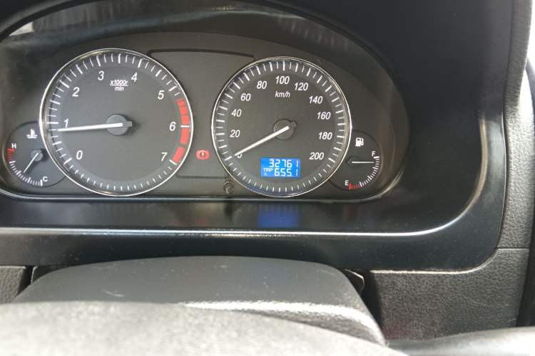 Used HYOSOW H2 2016 H2E 1.5L Fashion Model BJ415B Odometer Close Up