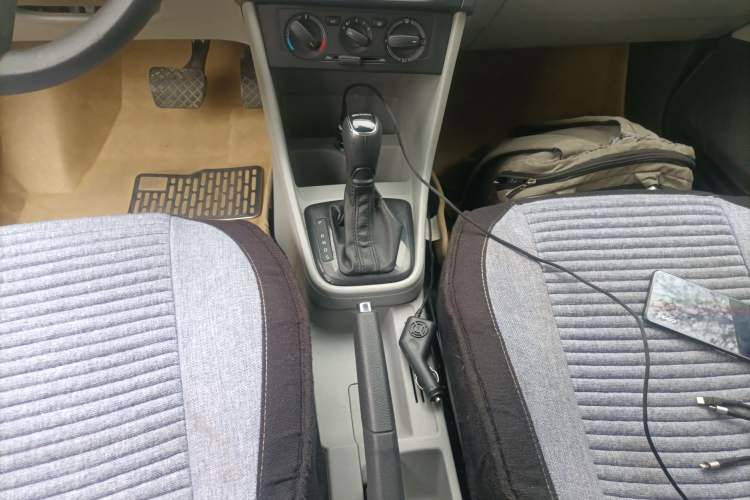 Used Skoda Rapid 2015 1.6L Automatic Smart Selection Model