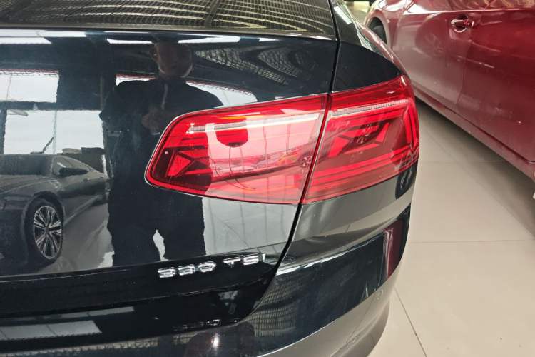 Used Volkswagen Magotan 2020 330TSI DSG Leading Model
