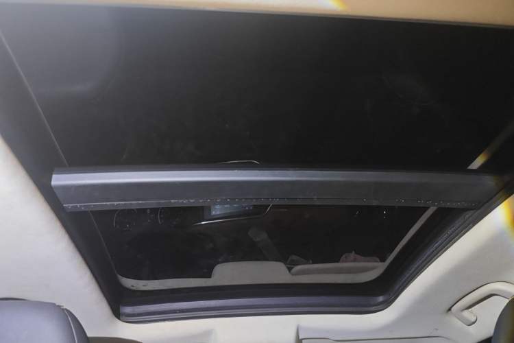 Used Zotye T300 2017 1.5T CVT Luxury Model Headliner