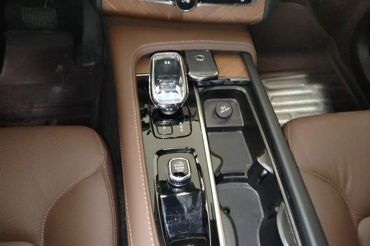 Used Volvo XC90 2023 B6 Zhiyi Luxury Edition 7-Seater