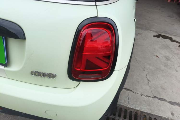 Used MINI 2019 1.5T COOPER Artist
