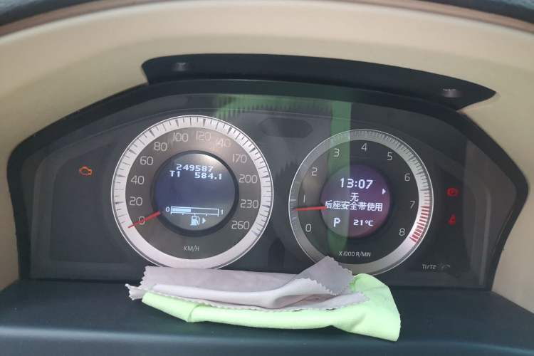 Used Volvo S80L 2010 2.5T ZhiShang Edition