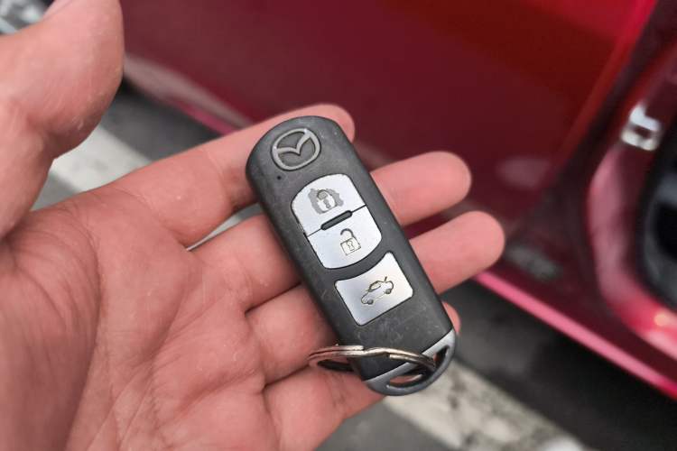 Used Mazda 3 Axela 2016 Sedan 1.5L Automatic Luxury Model