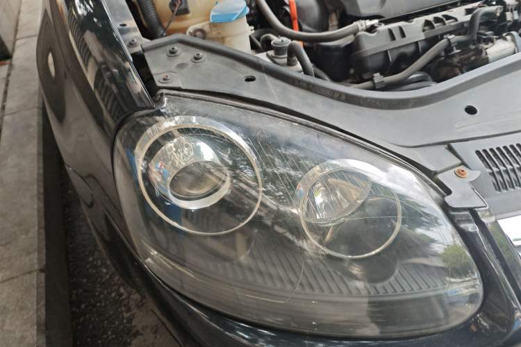 Used Volkswagen Sagitar 2010 1.8TSI Automatic Champion Edition Right Front Headlight