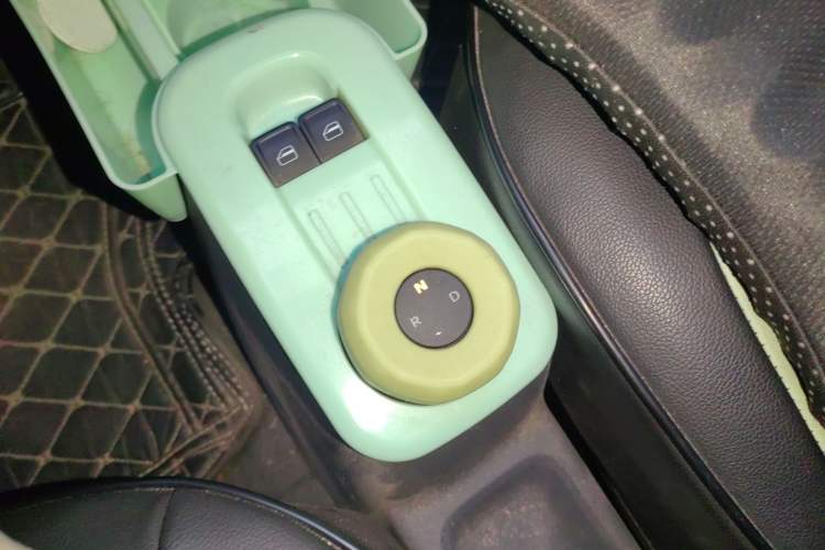 Used Geely Galaxy Panda 2023 Panda Mini 200km Endurance Bear
