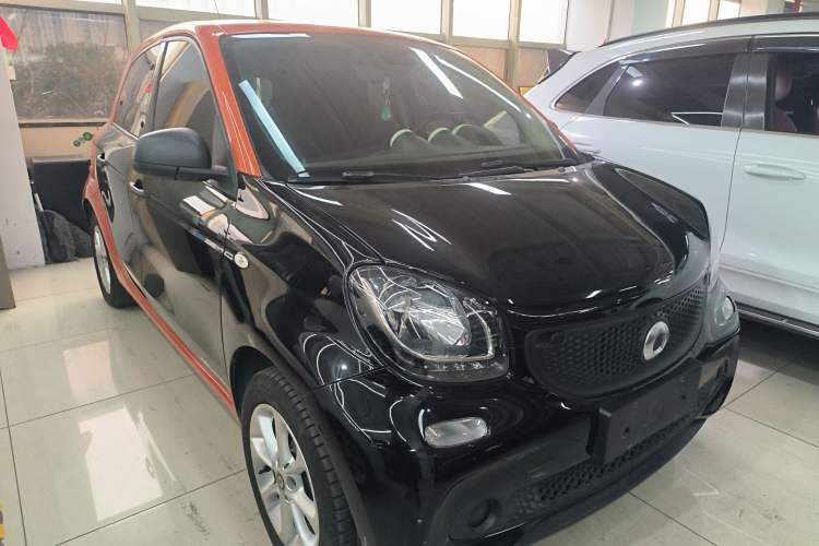 Used smart forfour 2016 1.0L 52 kW Dynamic Edition
