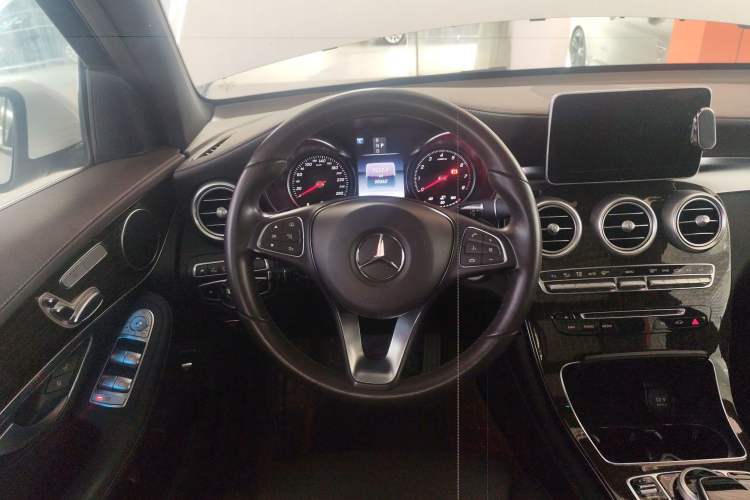 Used Mercedes-Benz GLC 2019 GLC 260 L 4MATIC Luxury Model