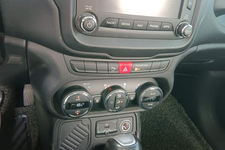 Used Jeep Renegade 2017 180T Automatic Smart Version