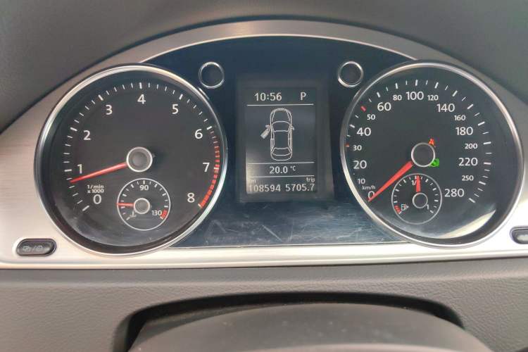 Used Volkswagen FAW-Volkswagen CC 2012 1.8TSI Elite Edition Odometer Close Up