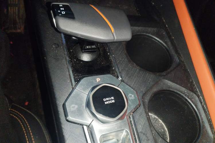 Used CHANGAN UNI-V 2022 1.5T Prestige Version Gear Lever