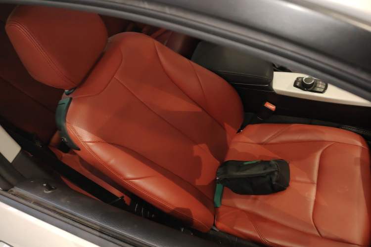 Used BMW 2 Series 2014 220i Leading Model