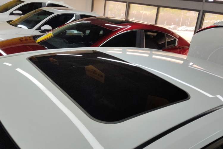 Used Toyota Levin 2023 Smart Electric Hybrid Dual-Engine 1.8L Sport Edition Roof