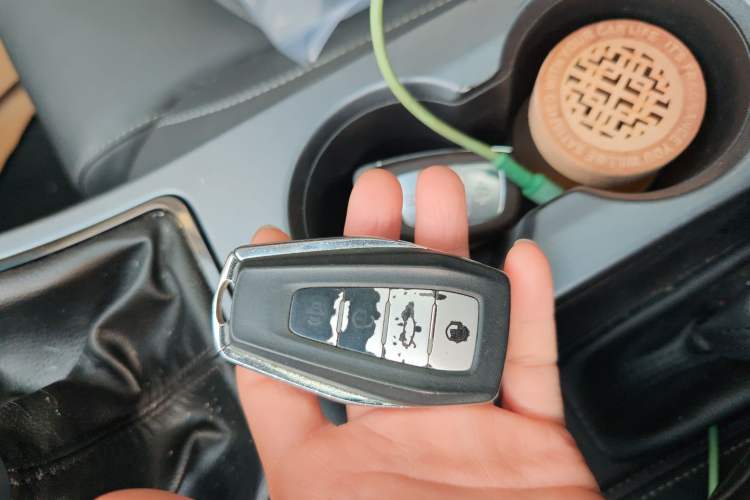 Used Geely Auto Emgrand 2019 Leading Edition 1.5L Manual Upgraded Connectivity Model China V Standard
