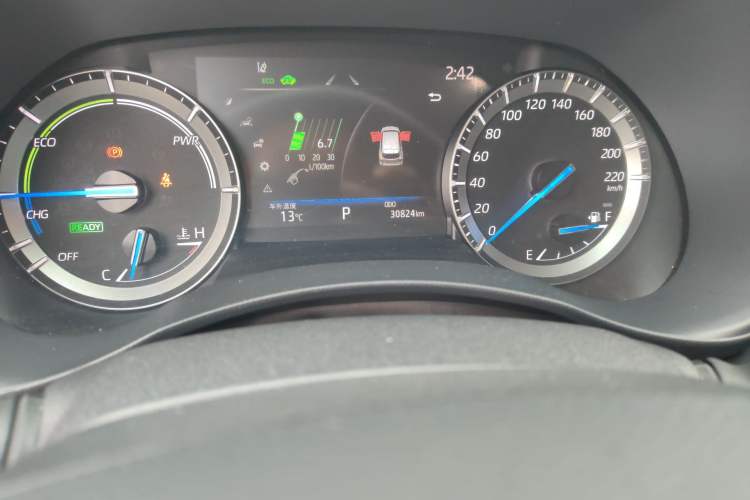 Used Toyota Highlander 2023 2.5L Smart Electric Hybrid Dual-Motor All-Wheel-Drive Luxury 7-Seater Odometer Close Up