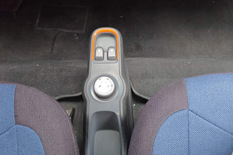 Used Baojun E100 2019 250KM Smart Drive Edition Gear Lever