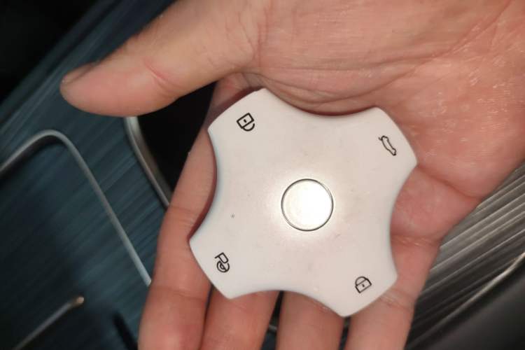 Used Dongfeng eπ eπ008 2024 210Max Range-Extended Version 6 Seats