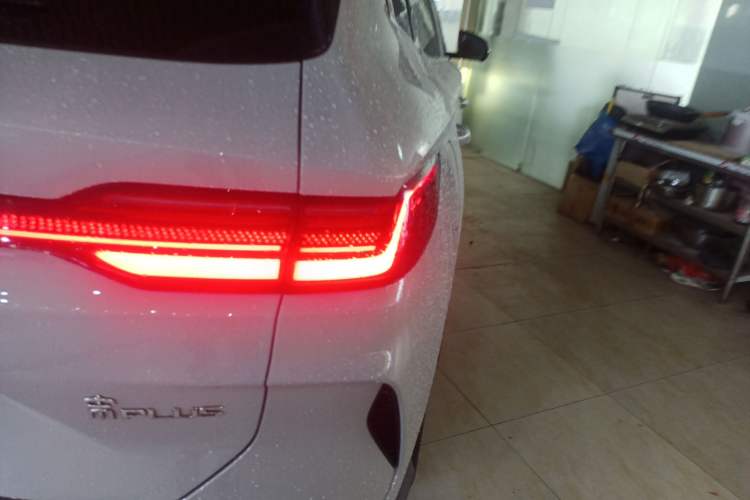 Used BYD Song PLUS New Energy 2024 Honor Edition EV 520km Premium Model
