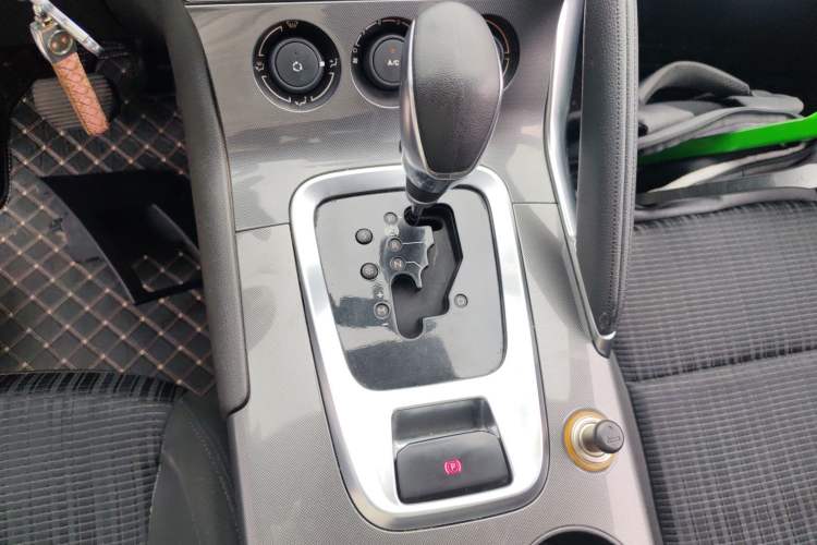 Used Peugeot 3008 2016 2.0L Automatic Classic Edition
