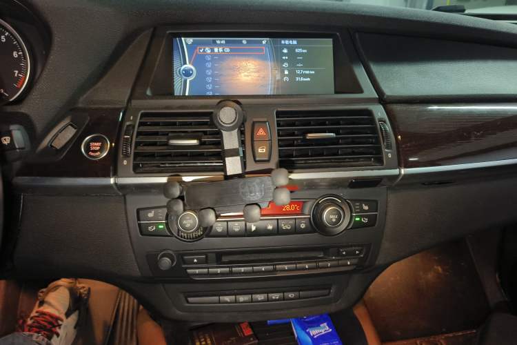 Used BMW X6 2014 xDrive35i five-seater
