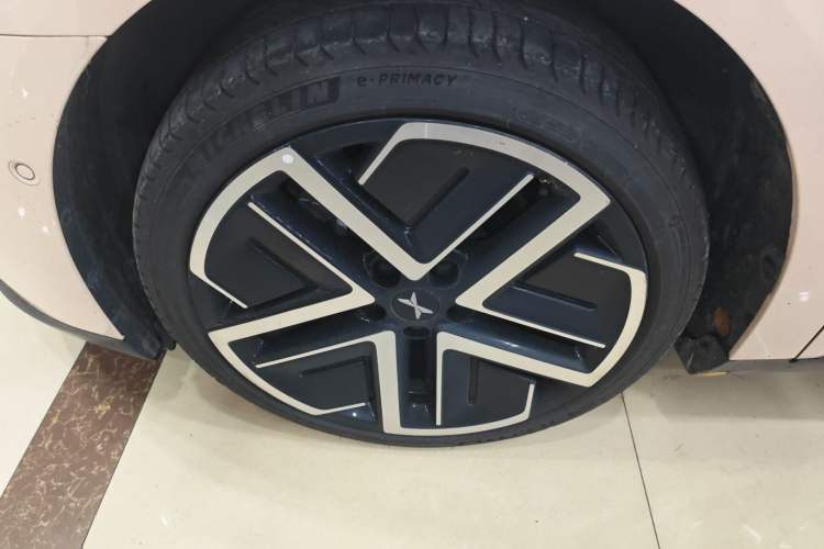 Used XPeng MONA M03 2025 600 with Ultra-Long Range Max Left Front Wheel Hub