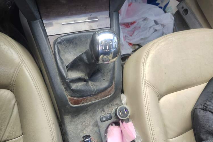 Used Skoda Octavia 2013 1.6L Manual Yijun Edition Gear Lever