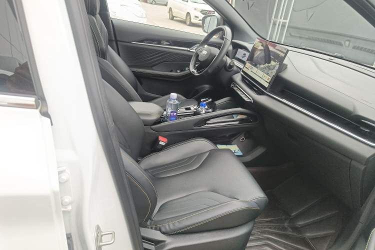 Used Geely Auto Coolray 2025 Bin Yue L 1.5T DCT Starlight Edition