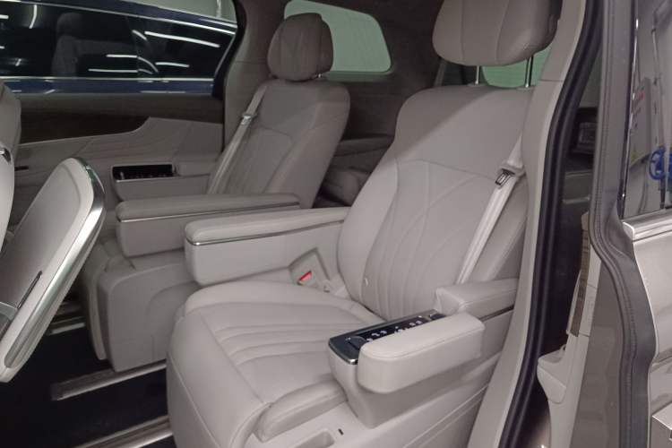 Used Roewe iMAX8 New Energy 2025 1.5T DMH Lu Zun Deluxe Edition Left Rear Seat