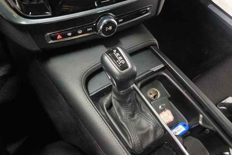 Used Volvo S90 2020 T4 SmartDrive Luxury Edition Gear Lever