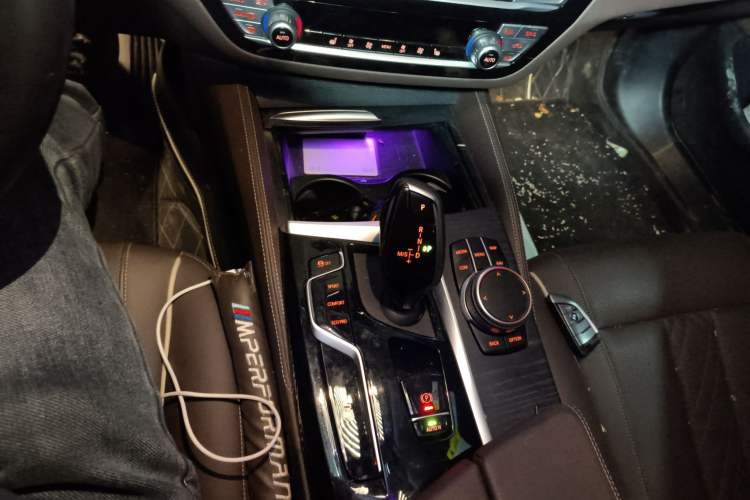 Used BMW 5 Series 2022 Second Facelift 530Li Leading Edition M Sport Package
