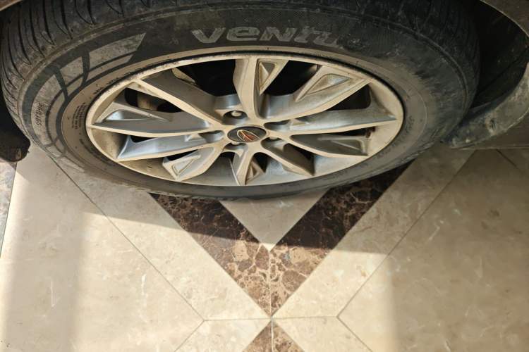 Used Hongqi H5 2019 30TD Dynamic Edition Left Front Wheel Hub