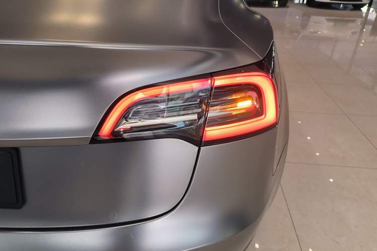 Used Tesla Model 3 2019 Long-Range Rear-Wheel-Drive Version Right Rear Taillight
