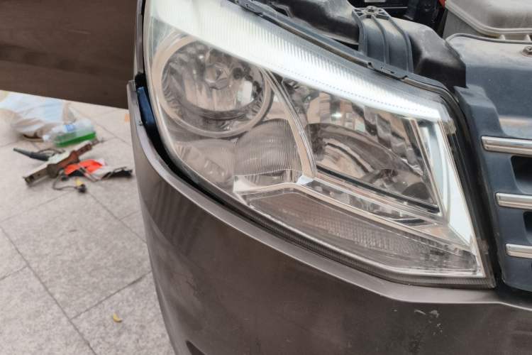 Used Dongfeng Fengon 330 2014 1.5L Manual Utility Version DK15 Right Front Headlight