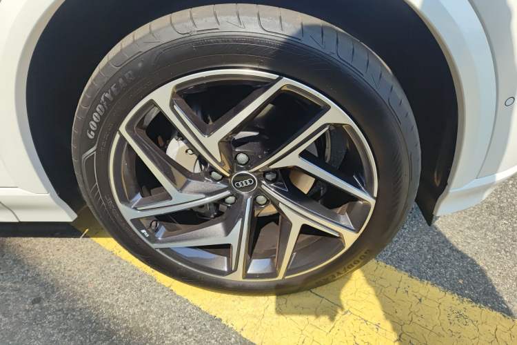 Used Audi Q6L e-tron 2026 First Launch Navigation Edition Right Front Wheel Hub