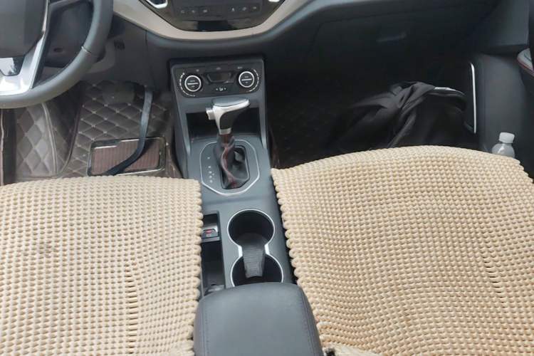 Used FAW Senya R7 2017 1.6L Automatic Smart Version
