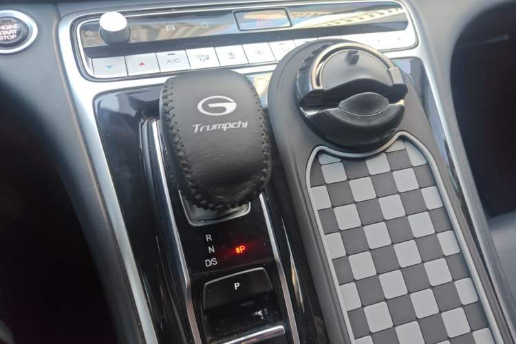 Used GAC Trumpchi M8 2021 Revised Version Lingxiu Series 390T Luxury Edition Gear Lever