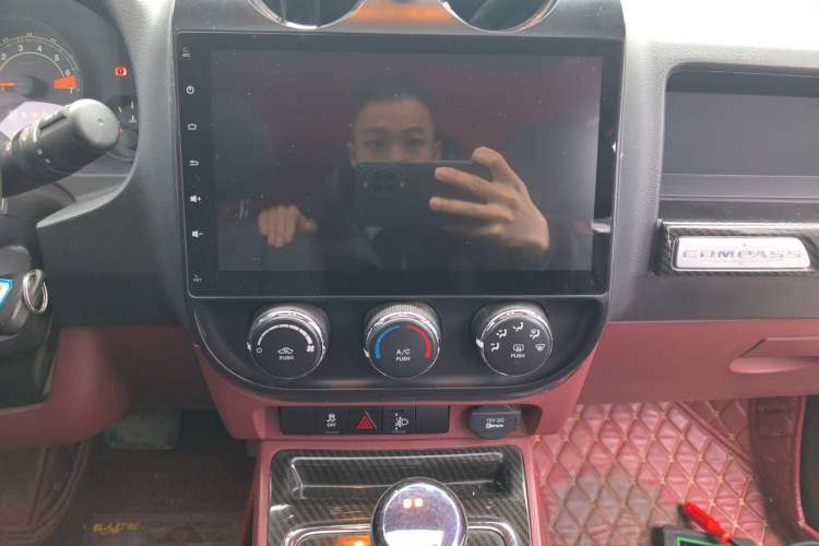 Used Jeep Compass 2015 2.0L two-wheel drive sport version