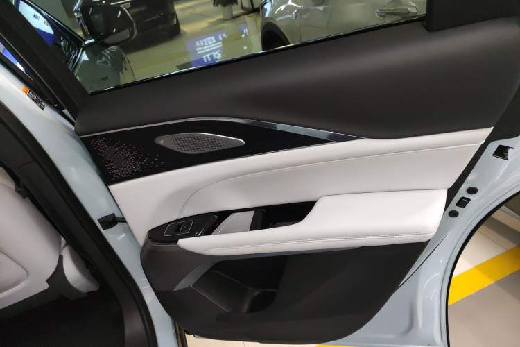 Used Cadillac LYRIQ 2022 Rear-Drive Long-Range Luxury Edition