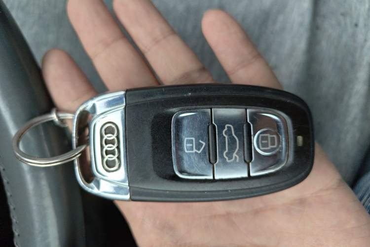 Used Audi A4L 2013 30 TFSI Automatic Comfort Model Vehicle Key