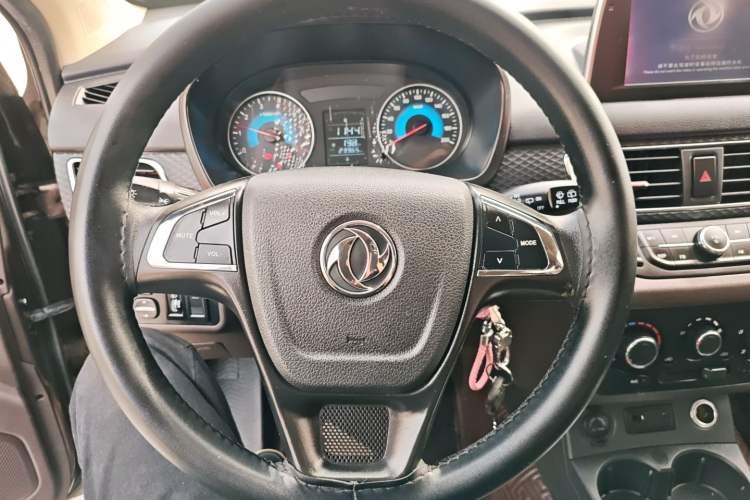 Used Dongfeng Fengon 330 2019 1.5L 330S Manual Comfort Version China VI Standard