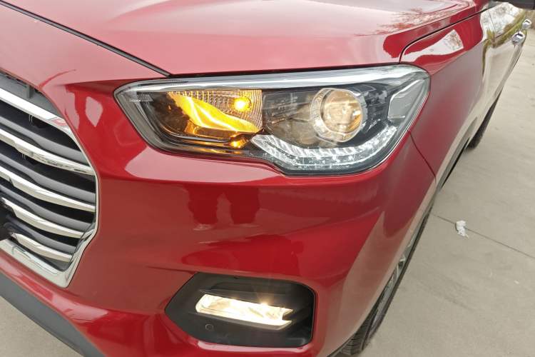 Used Hyundai ix35 2018 2.0L Automatic Two-Wheel Drive Zhiyong·Changlian Edition Left Front Headlight