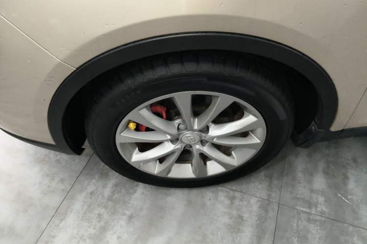 Used Geely Auto Emgrand GS 2016 Sport Edition 1.3T Automatic LingShang Model Left Front Wheel Hub