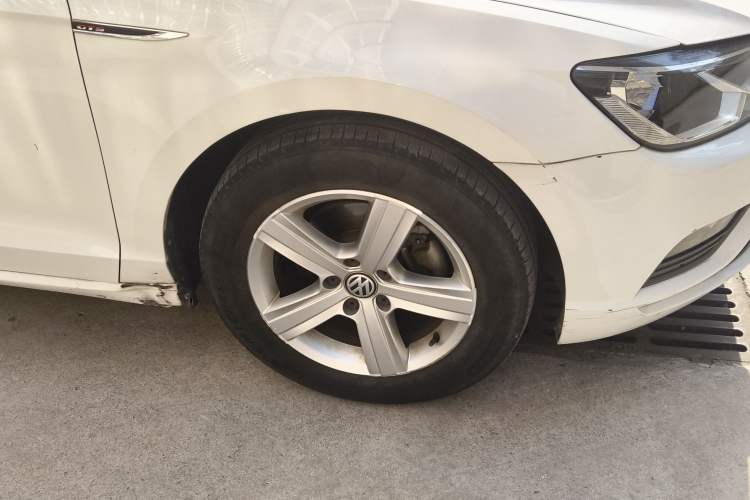 Used Volkswagen Lamando 2017 230TSI Manual Trend Edition
