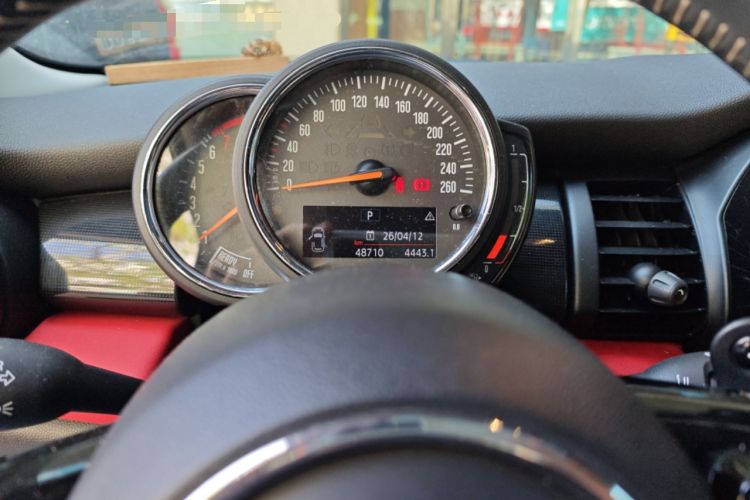 Used MINI 2019 2.0T COOPER S Artist Odometer Close Up