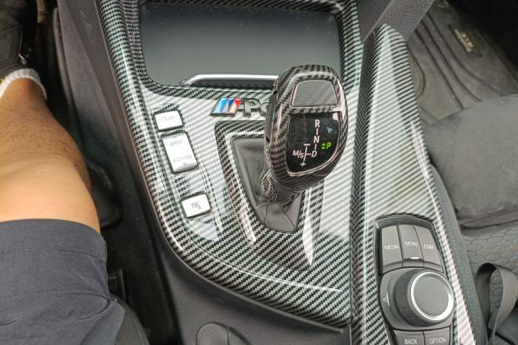 Used BMW 3 Series 2018 320i M Sport Package Gear Lever